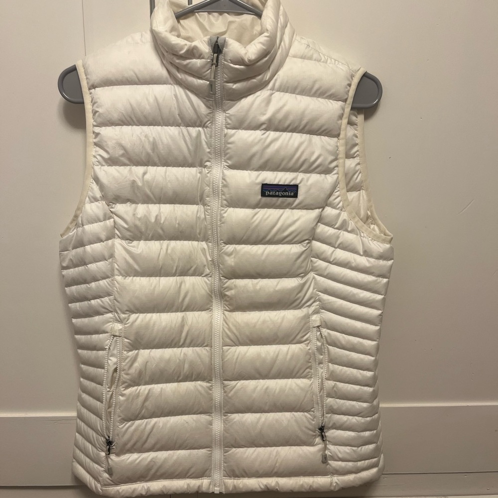 Patagonia white puffer vest